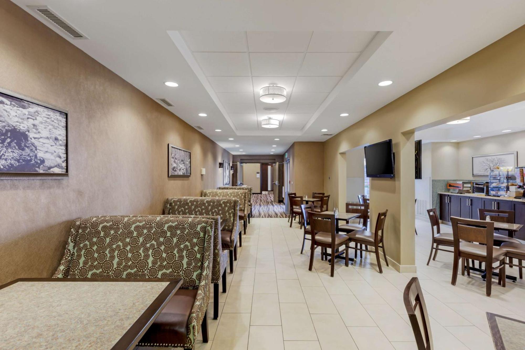 Best Western Plus Walkerton Hotel & Conference Centre Εξωτερικό φωτογραφία